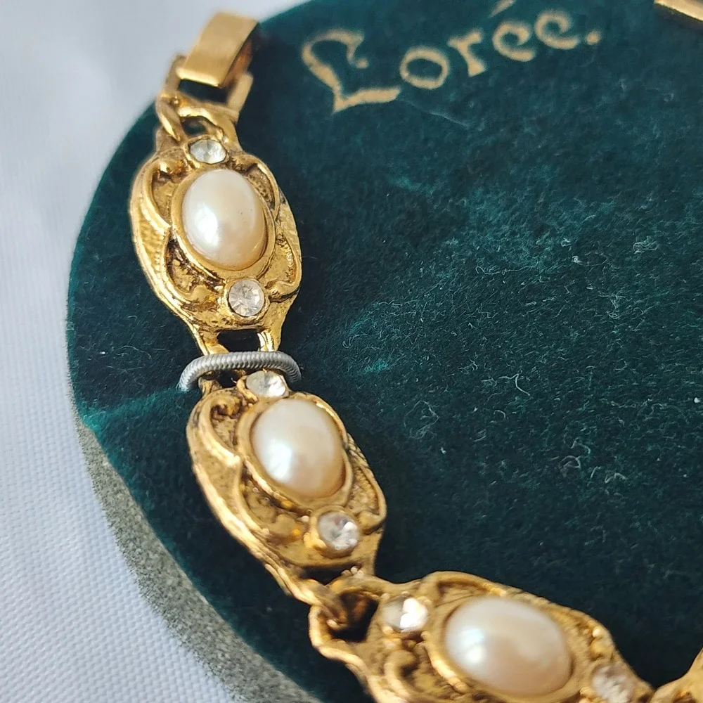 Loreé Gold Tone Faux Pearl Rhinestone Bracelet Costume Jewelry Elegant Rare NWOT - Picture 4 of 7